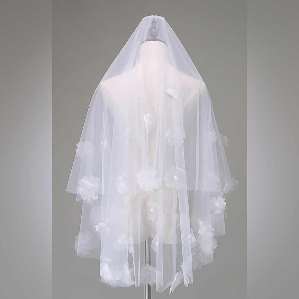 Brand new 3D cherry blossom veil